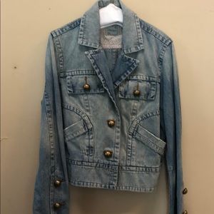 Women’s short jean jacket